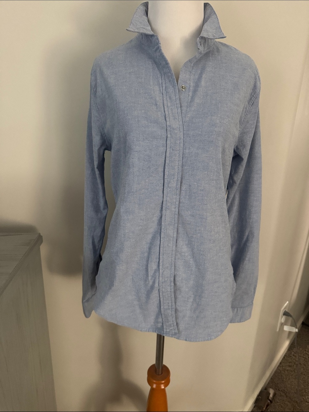 Lululemon Light Blue Button-Up Shirt with breathable back, sz 6